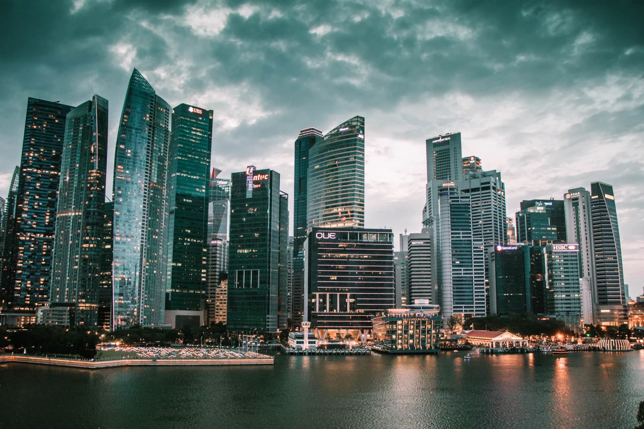 singapore-financial-district-scaled.webp
